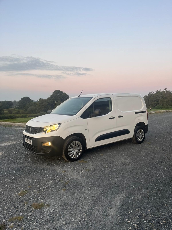 Peugeot Partner STANDARD DIESEL in Down