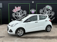 Hyundai i10 HATCHBACK in Down
