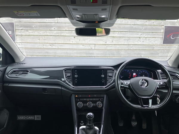Volkswagen T-Roc HATCHBACK in Down