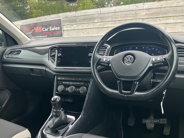 Volkswagen T-Roc HATCHBACK in Down