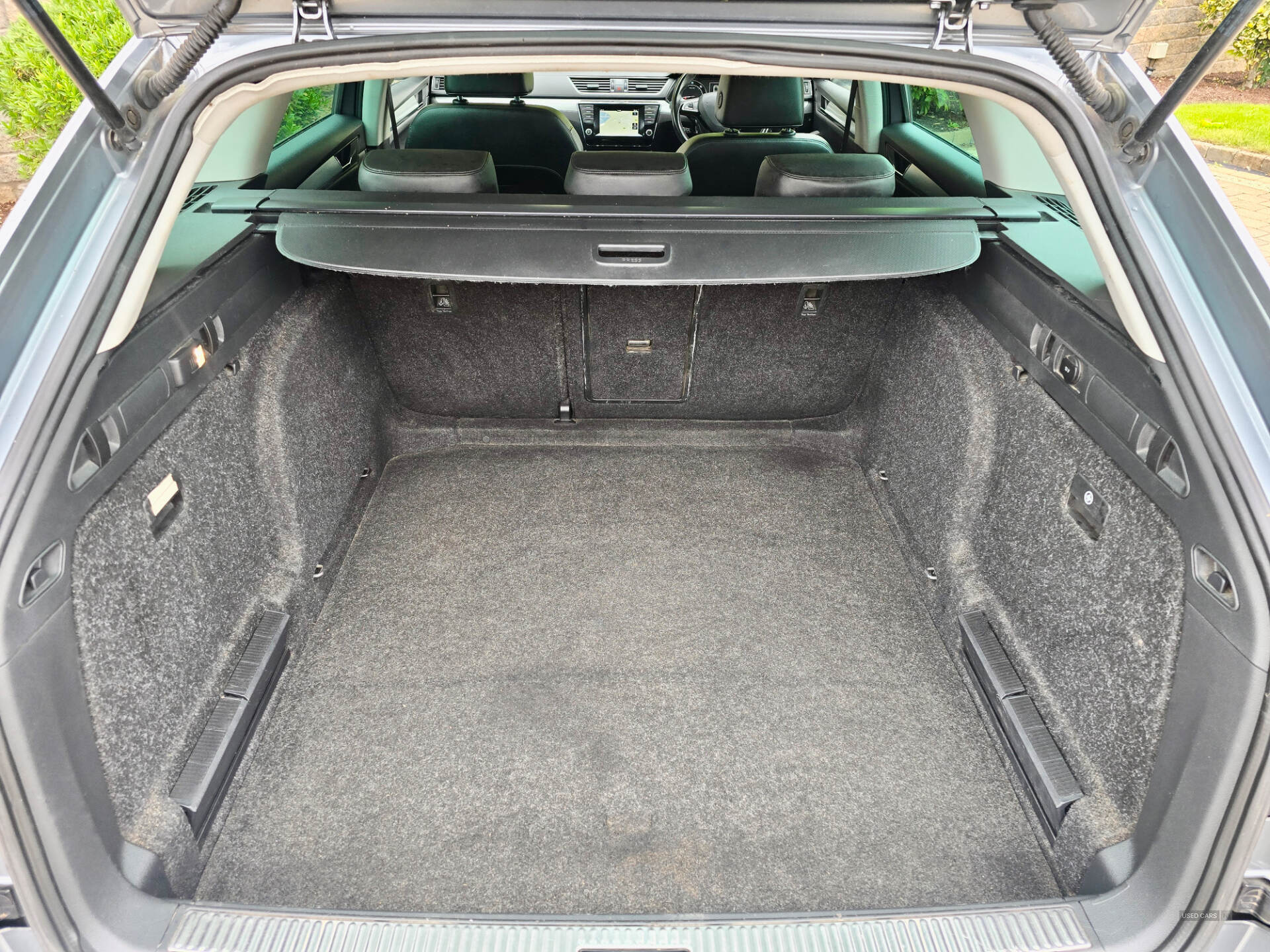 Car Thumbnail 4
