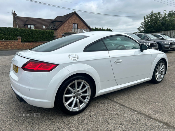 Audi TT COUPE in Down
