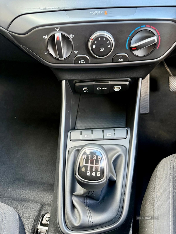Hyundai i20 HATCHBACK in Down