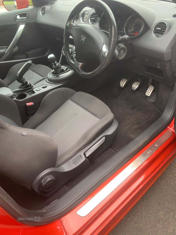 Peugeot RCZ COUPE in Down