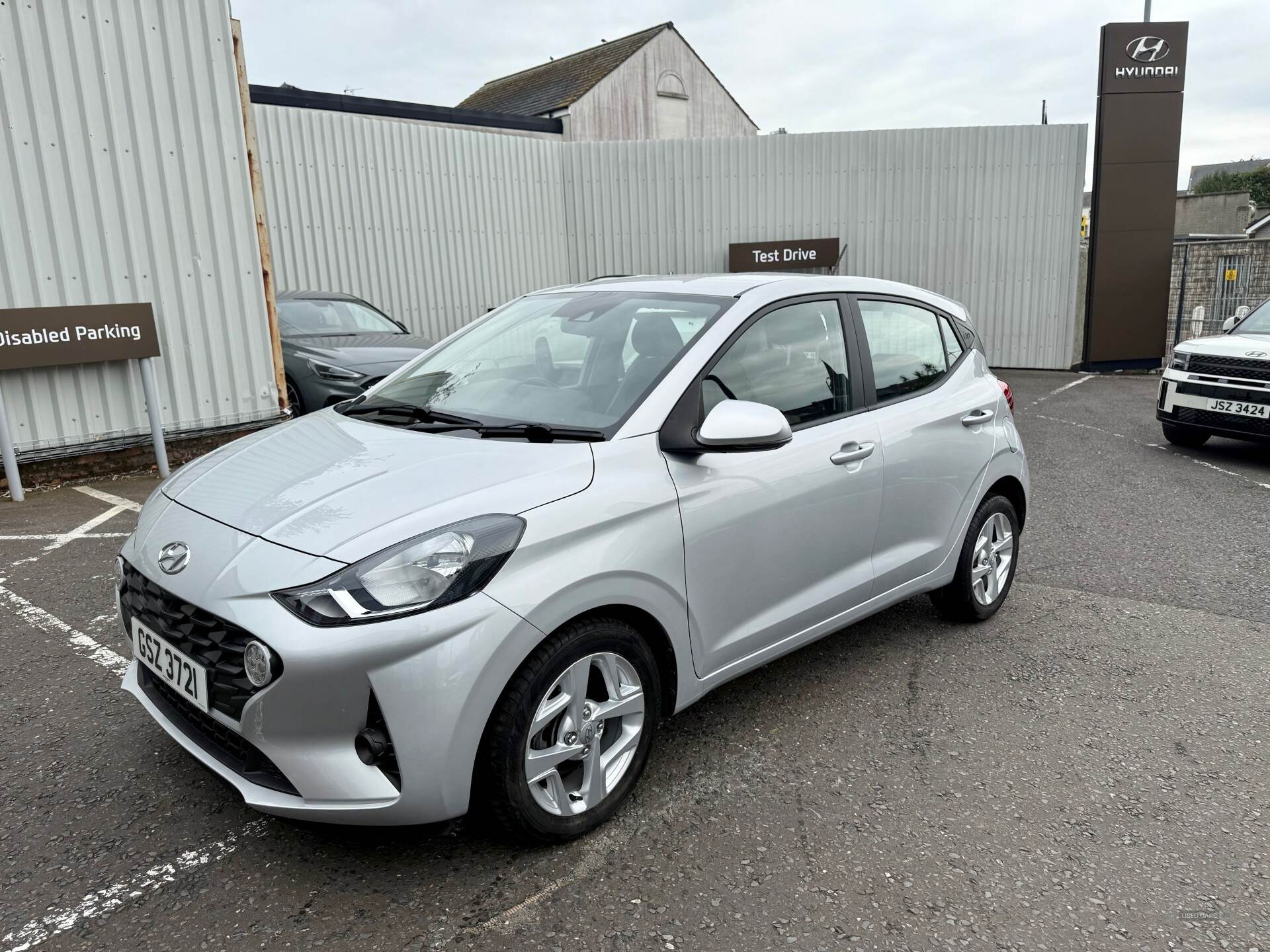 Hyundai i10 HATCHBACK in Down