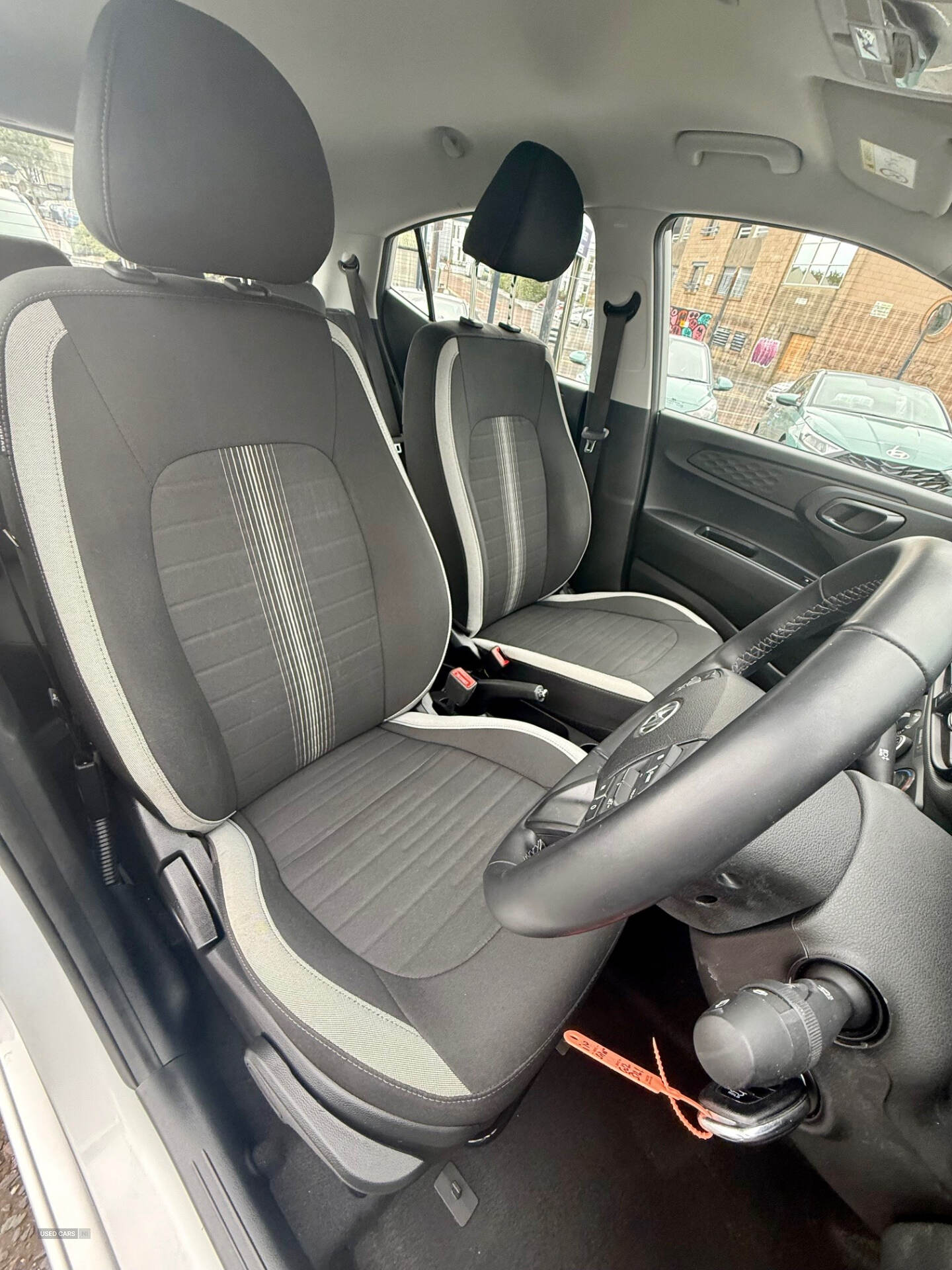 Hyundai i10 HATCHBACK in Down