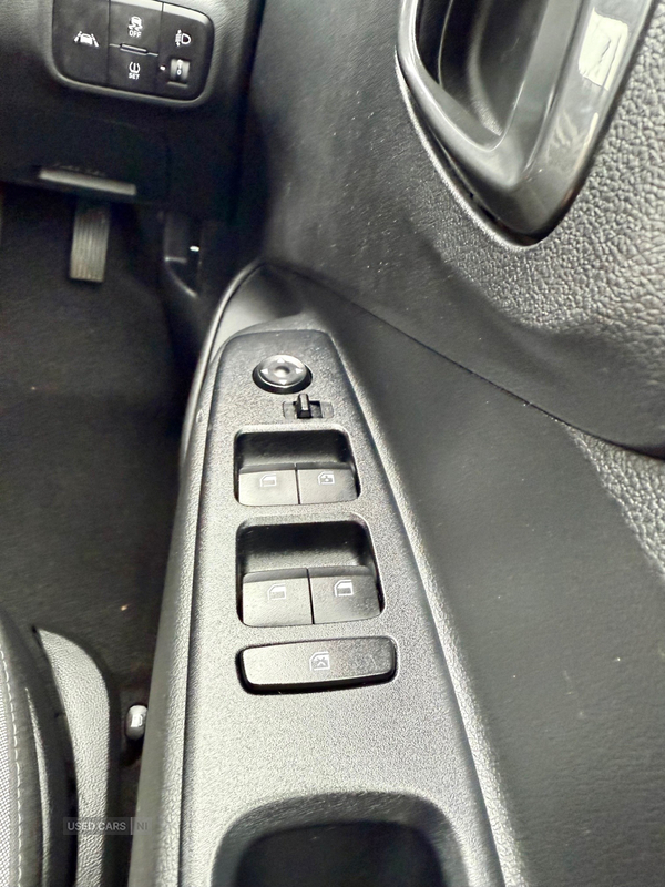 Hyundai i10 HATCHBACK in Down