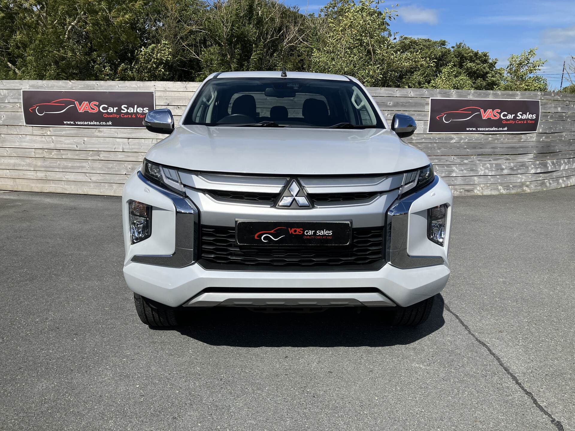 Mitsubishi L200 DIESEL in Down