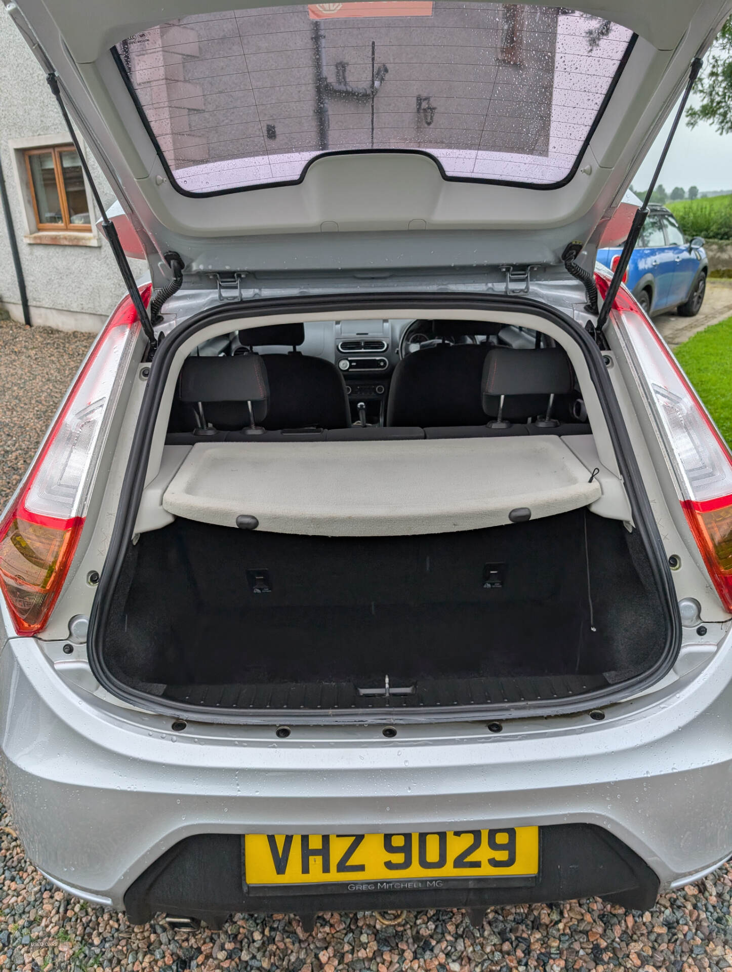 Car Thumbnail 7