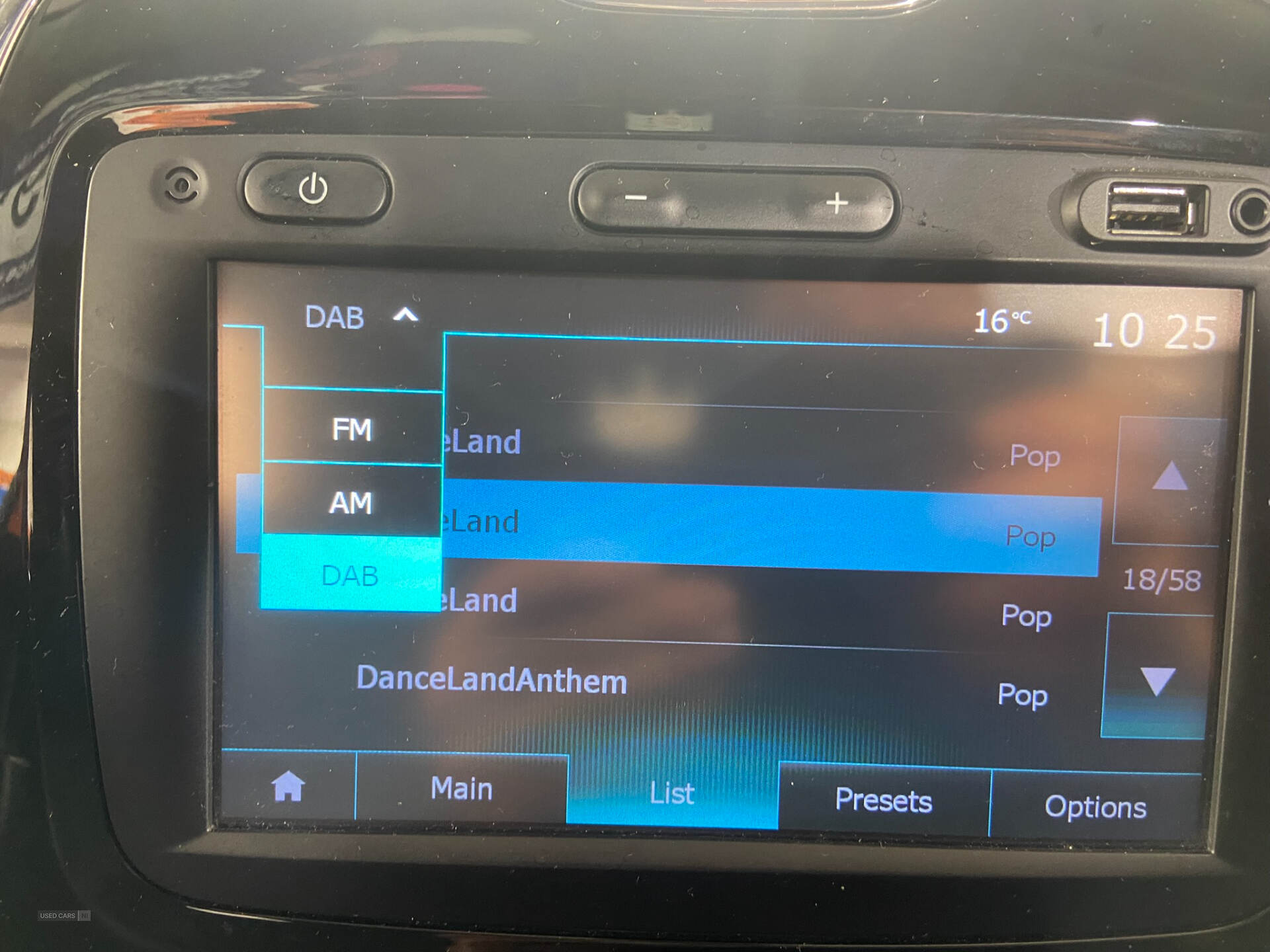 Renault Captur DIESEL HATCHBACK in Antrim