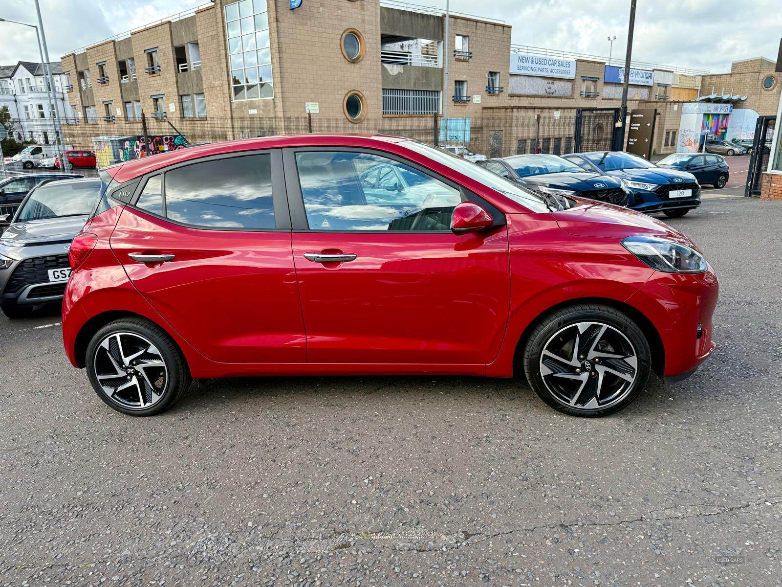 Hyundai i10 HATCHBACK in Down