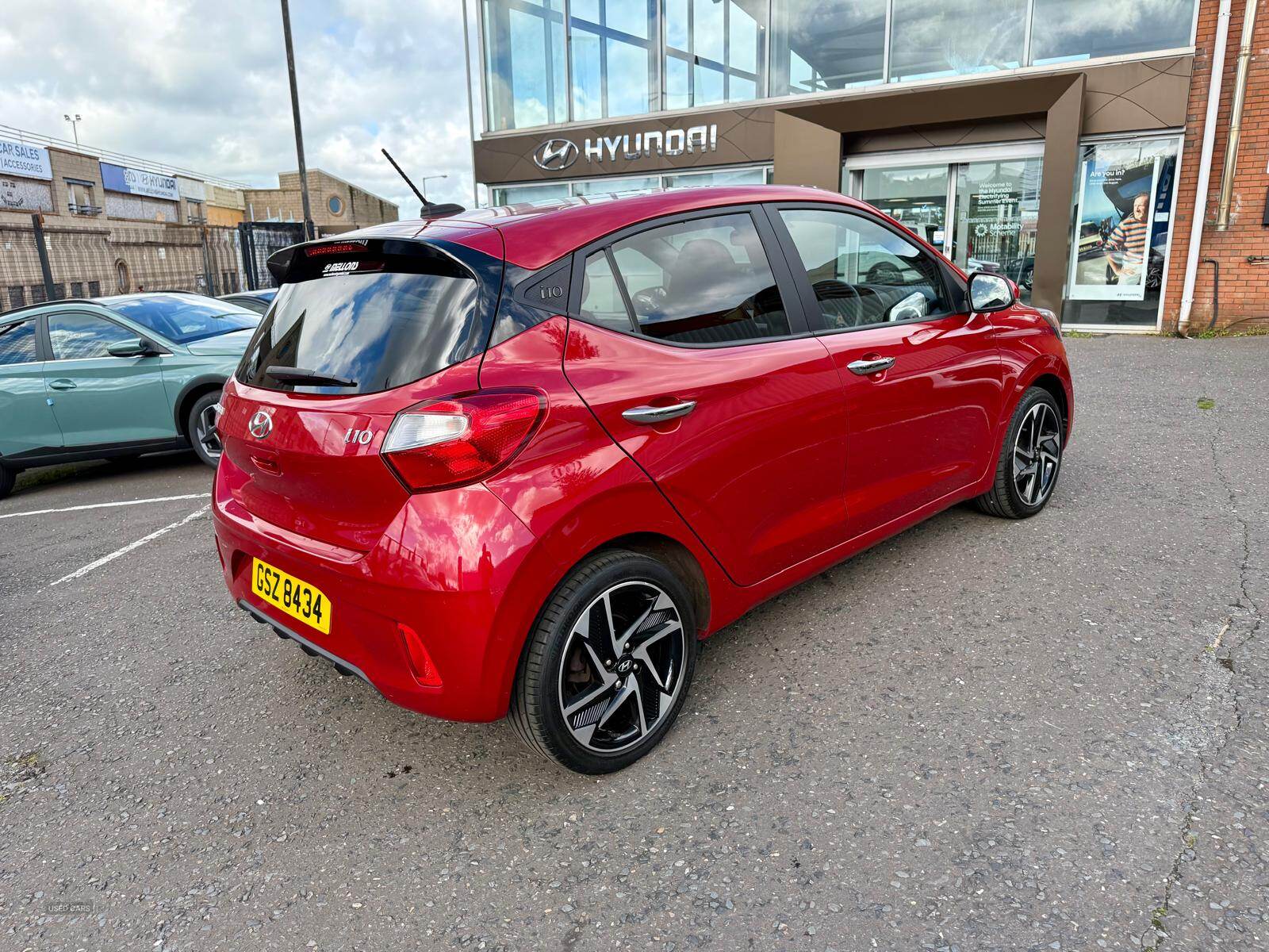 Hyundai i10 HATCHBACK in Down