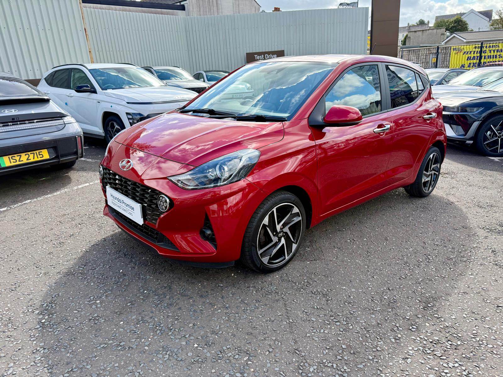 Hyundai i10 HATCHBACK in Down