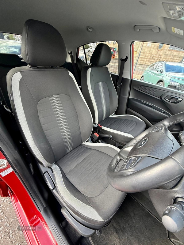 Hyundai i10 HATCHBACK in Down