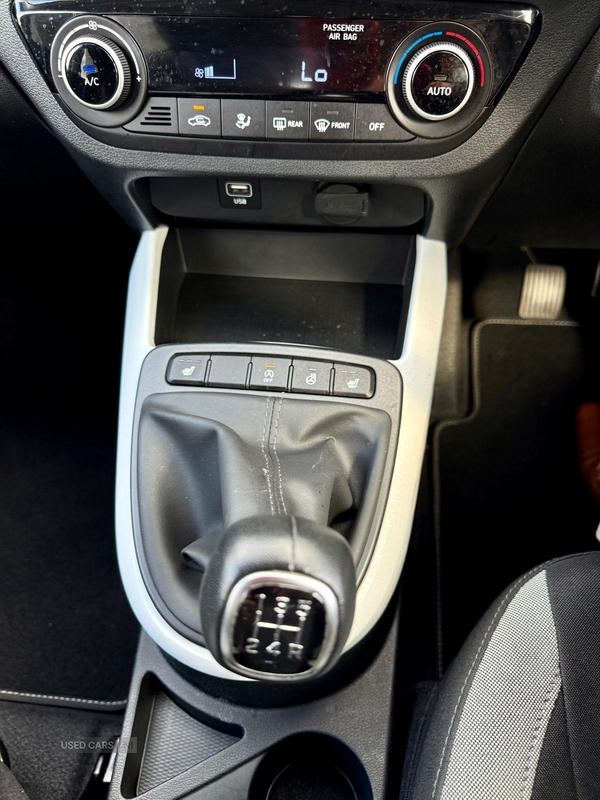 Hyundai i10 HATCHBACK in Down