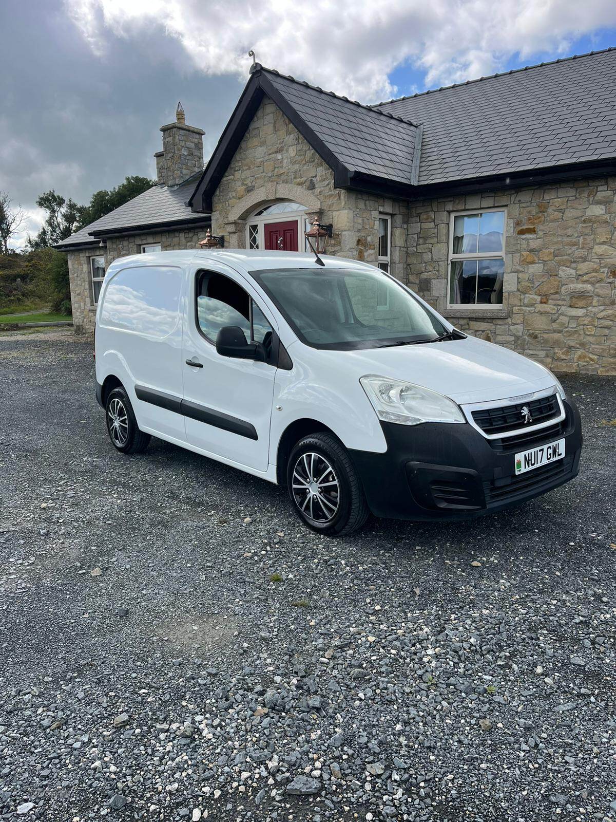 Peugeot Partner L1 DIESEL in Down
