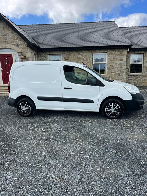 Peugeot Partner L1 DIESEL in Down