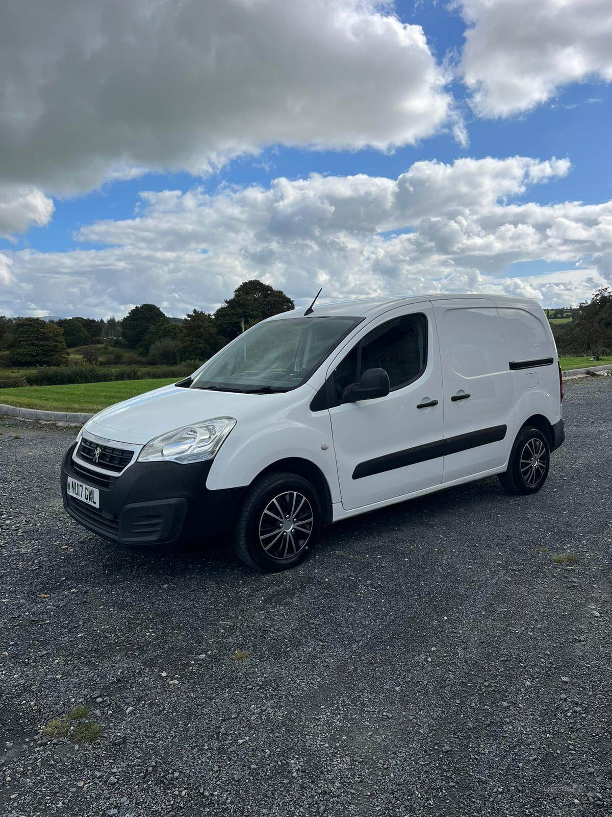 Peugeot Partner L1 DIESEL in Down