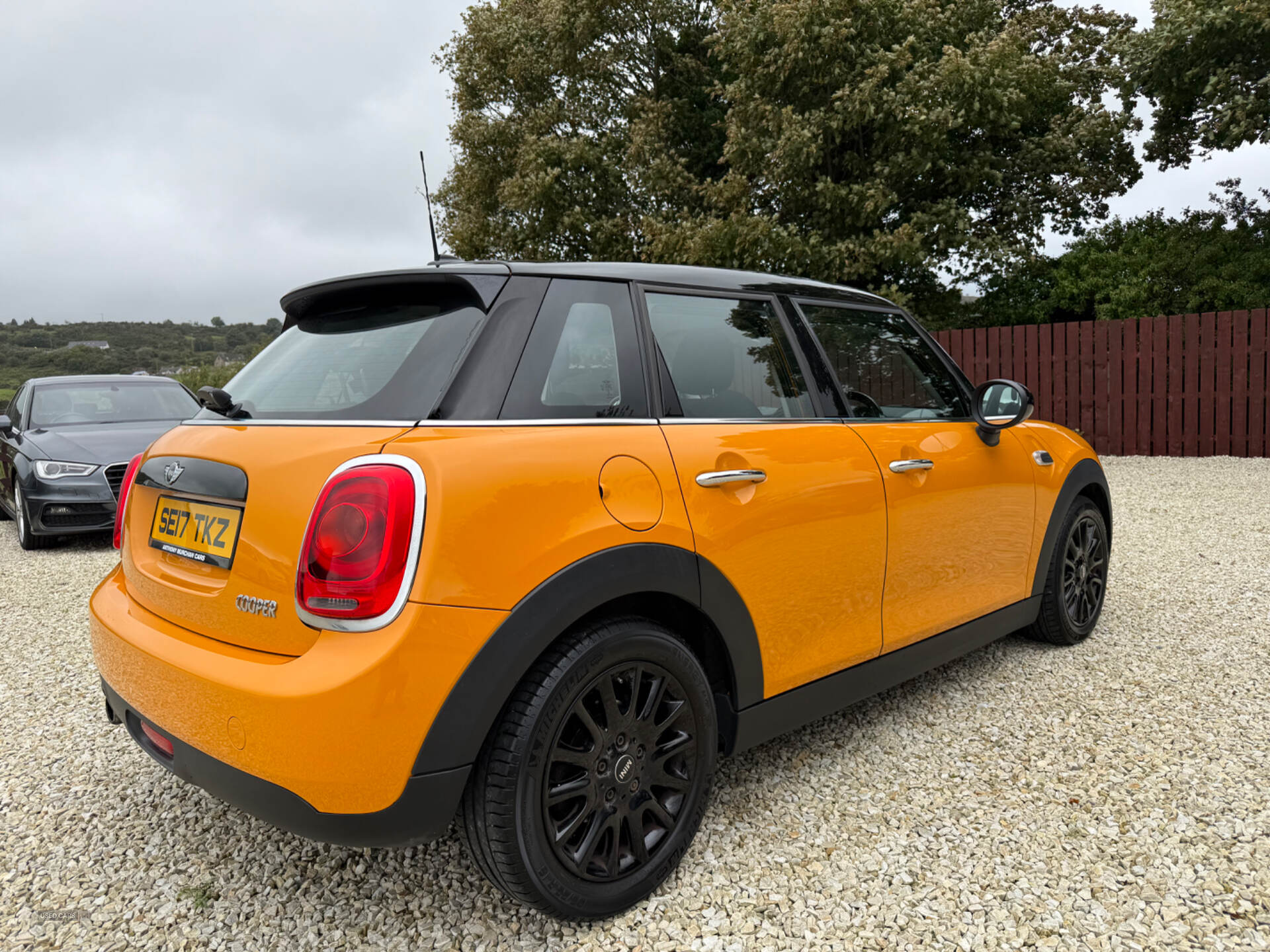 Car Thumbnail 4