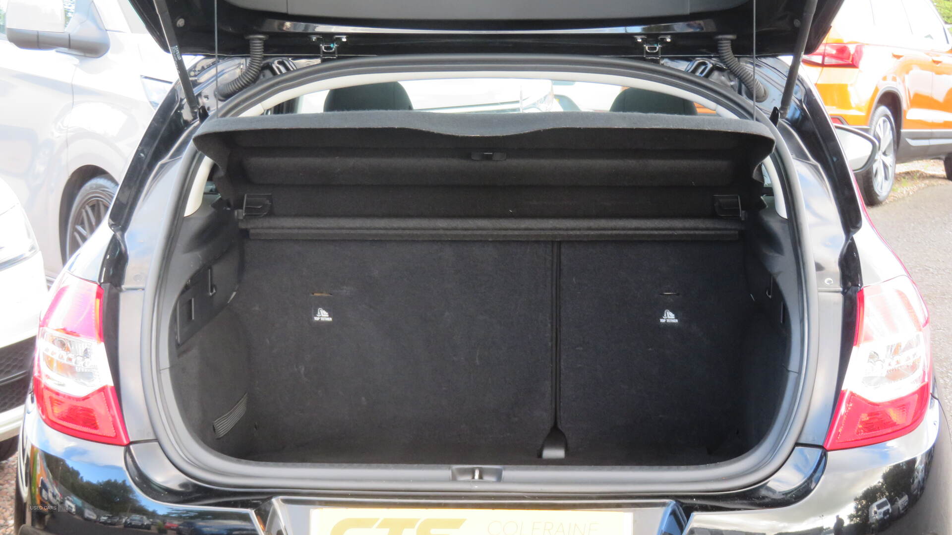 Car Thumbnail 8