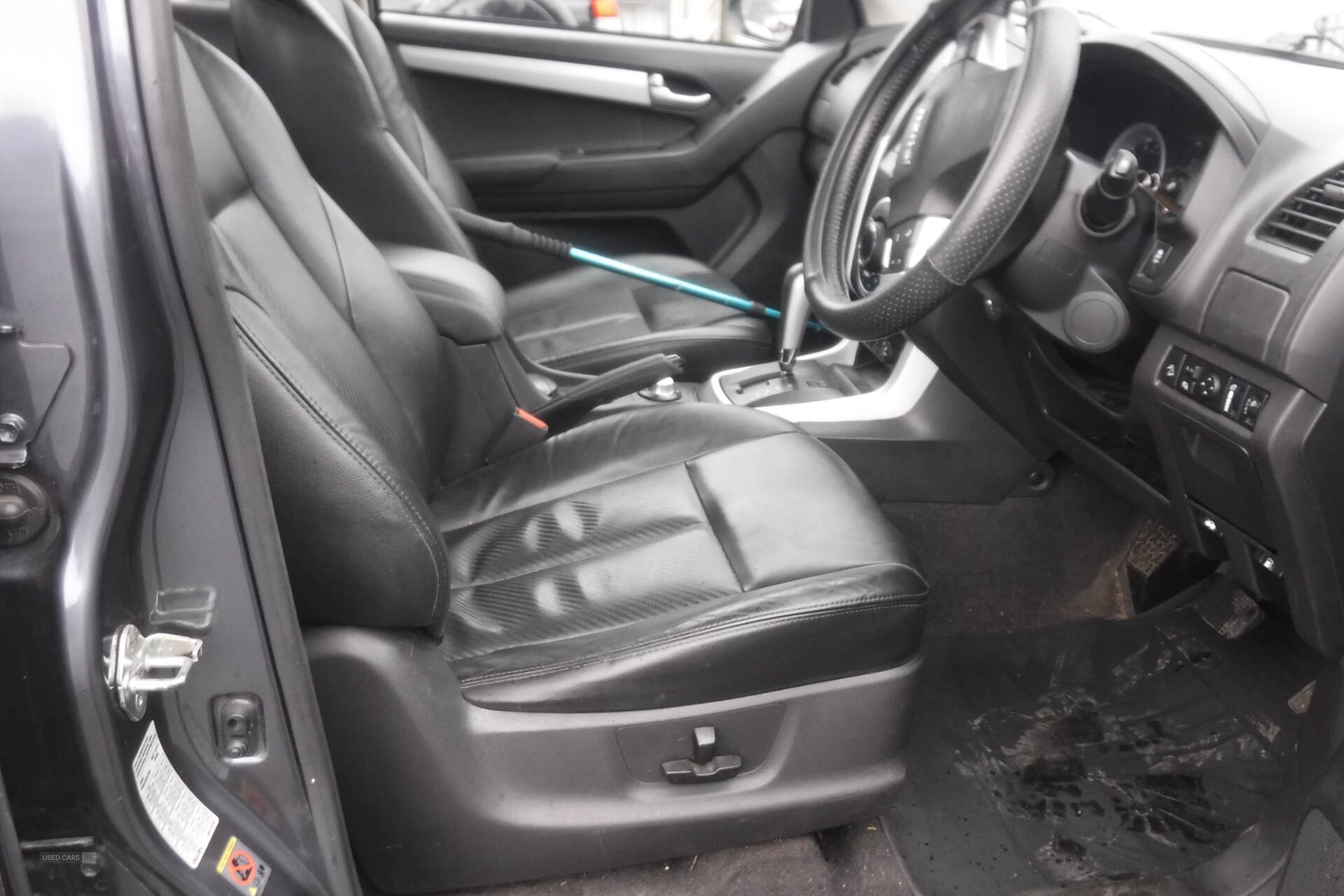 Isuzu D-Max DIESEL in Down