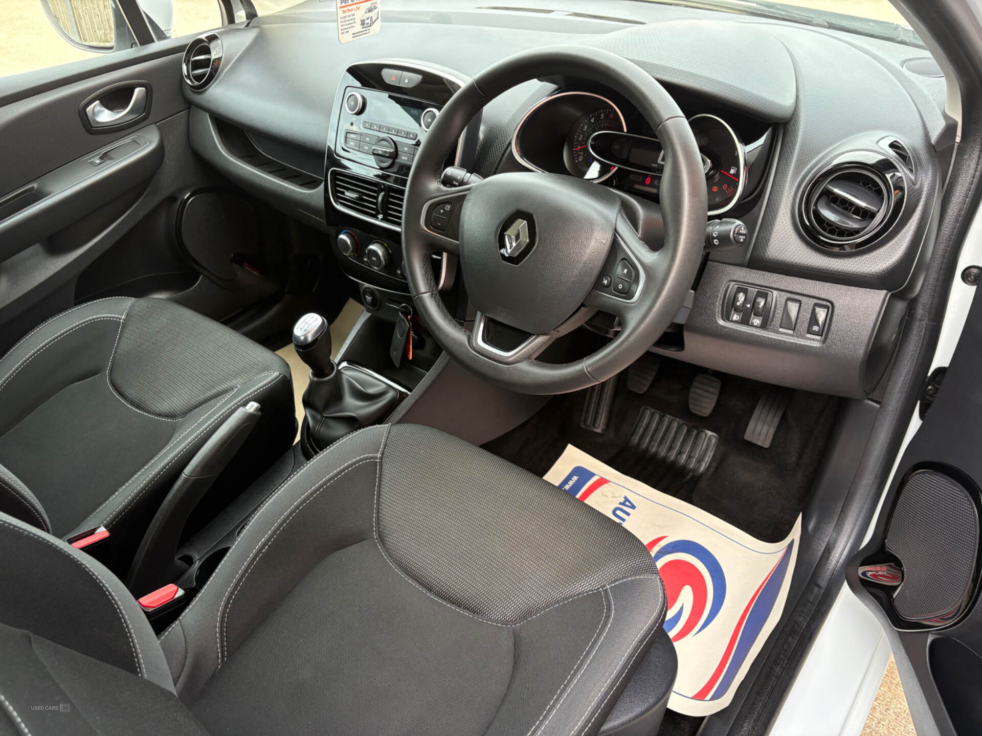 Renault Clio HATCHBACK in Derry / Londonderry