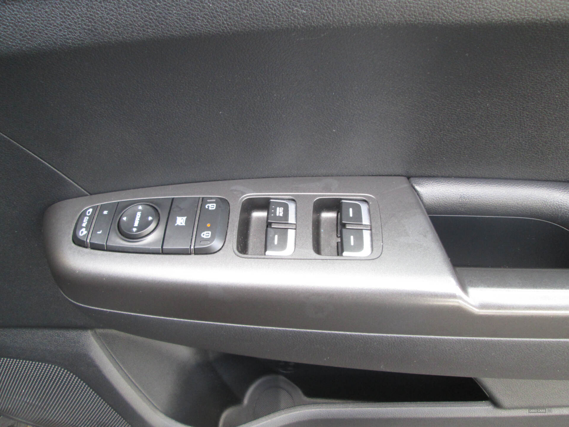 Car Thumbnail 14