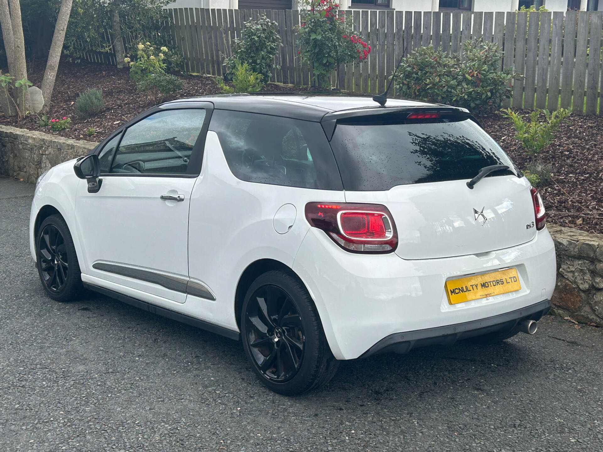 Car Thumbnail 5