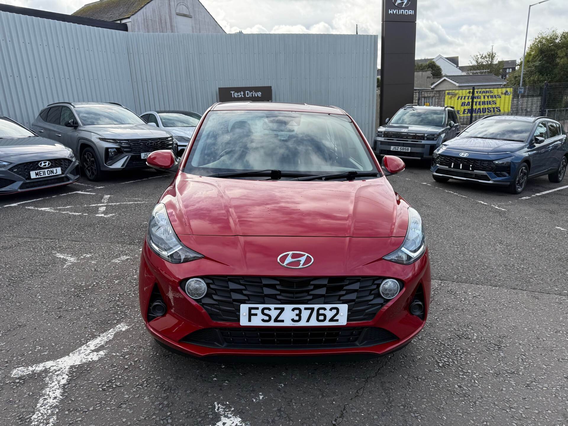 Hyundai i10 HATCHBACK in Down