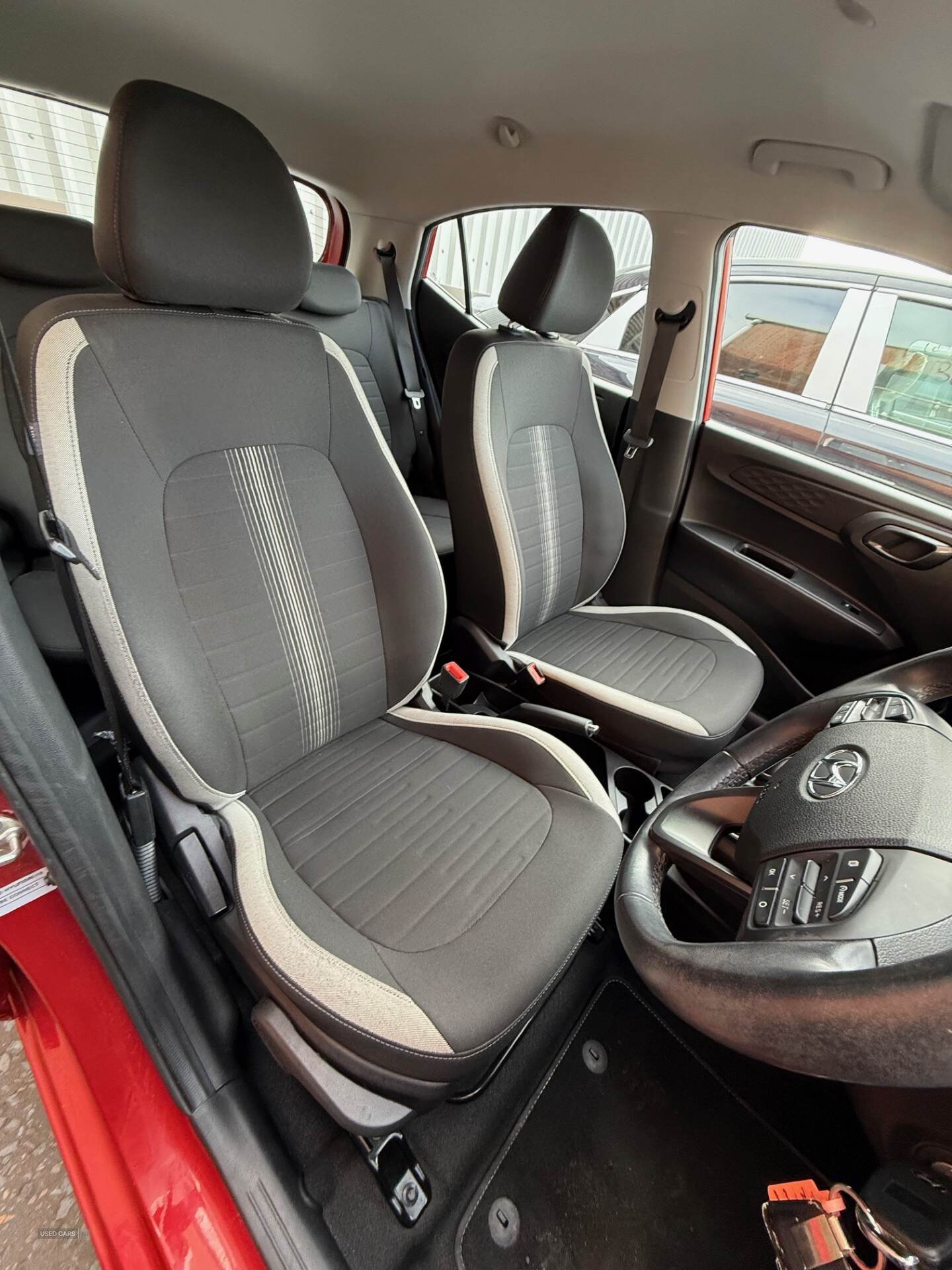 Hyundai i10 HATCHBACK in Down