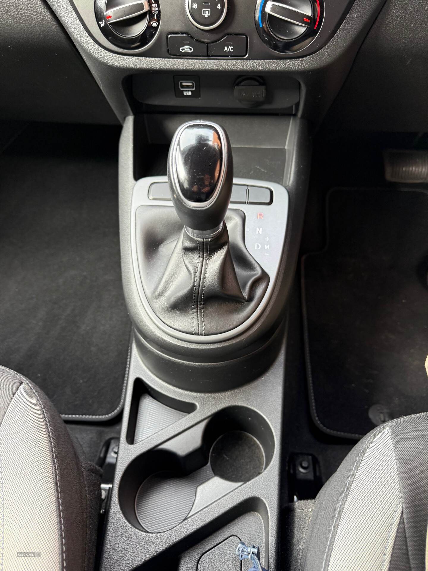 Hyundai i10 HATCHBACK in Down