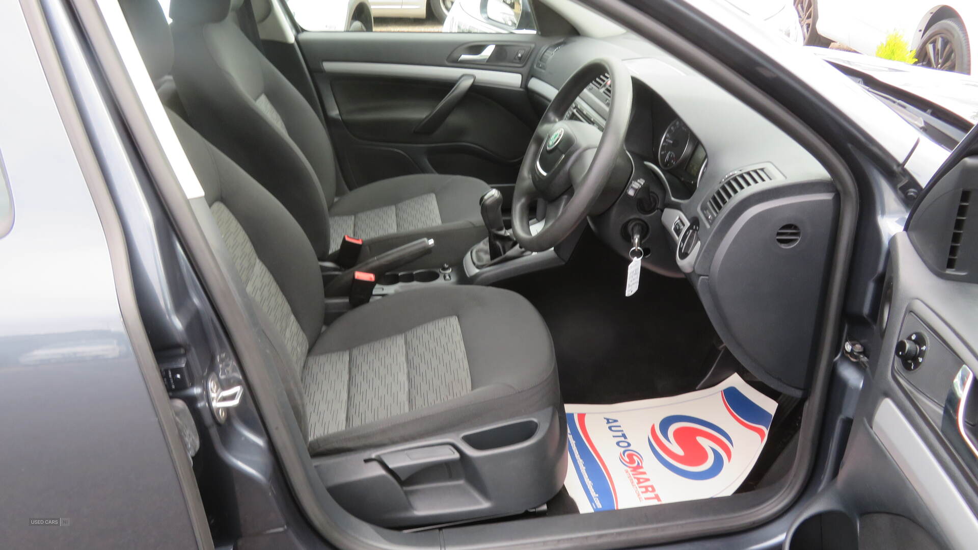 Car Thumbnail 6