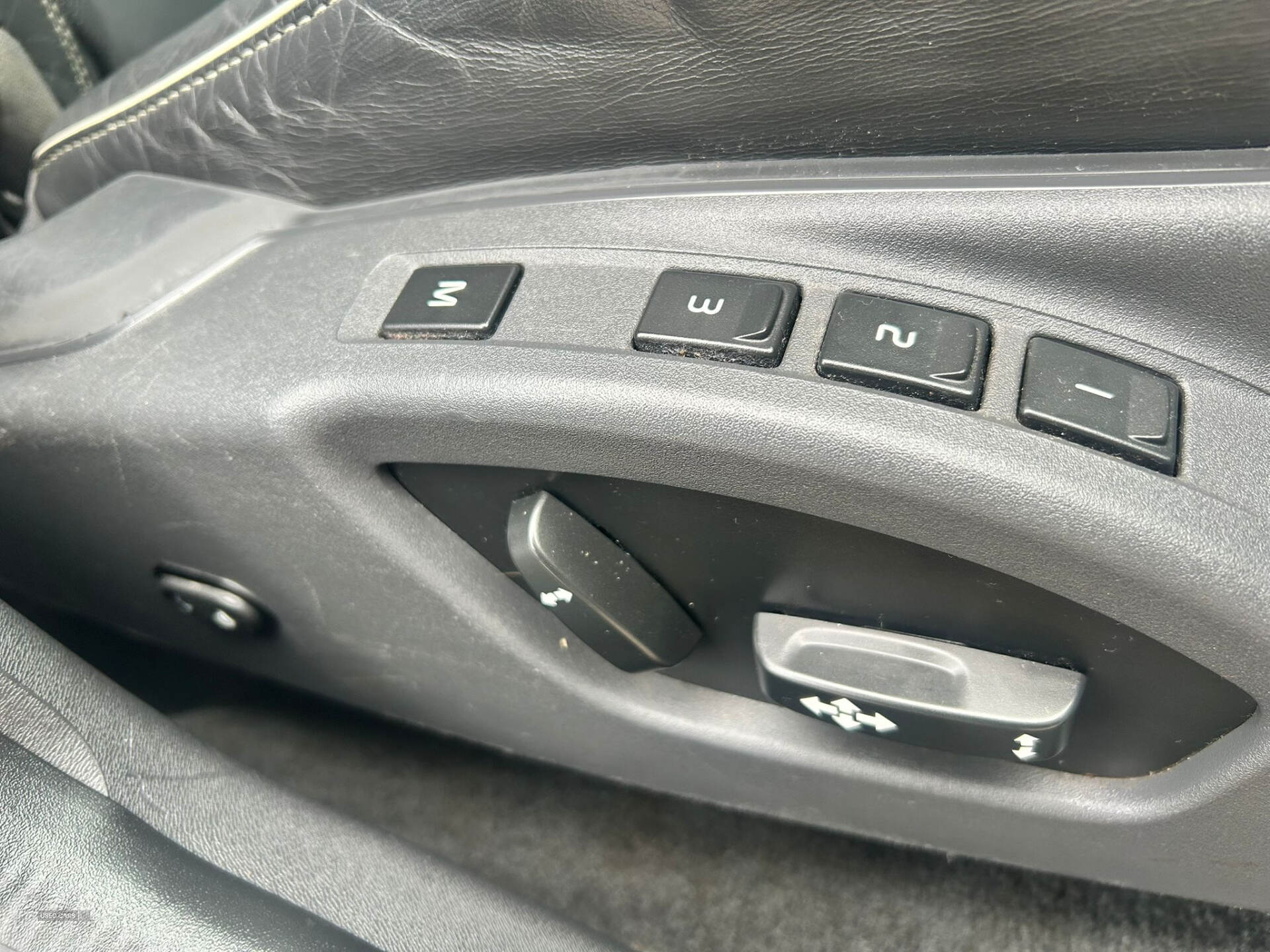 Car Thumbnail 12