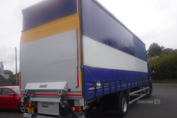 Daf CF 260 Curtainsider 30ft. 9ft highT/Lift 2000kg in Down