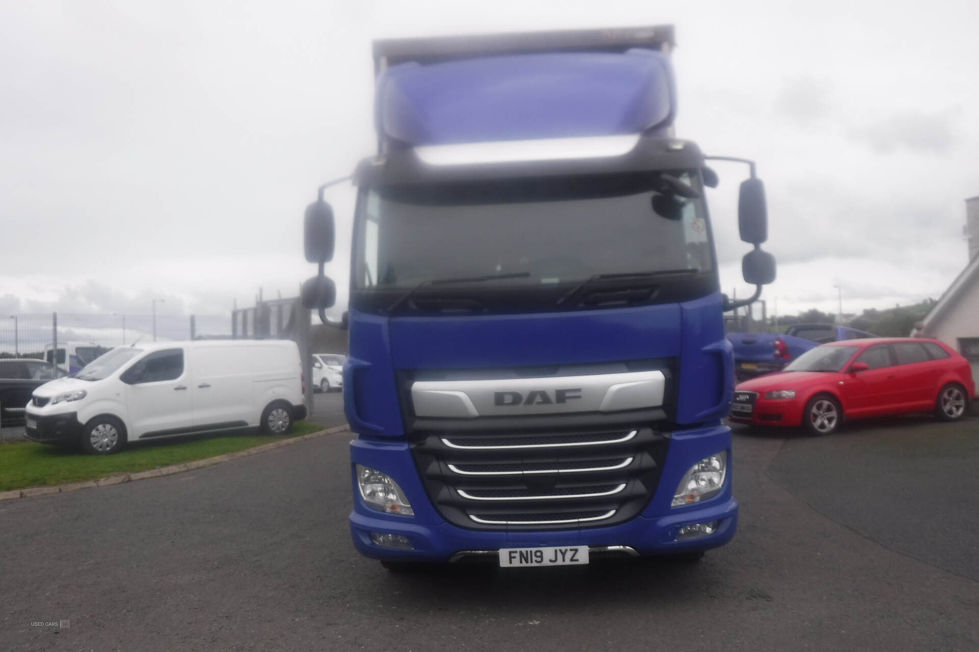 Daf CF 260 Curtainsider 30ft. 9ft highT/Lift 2000kg in Down