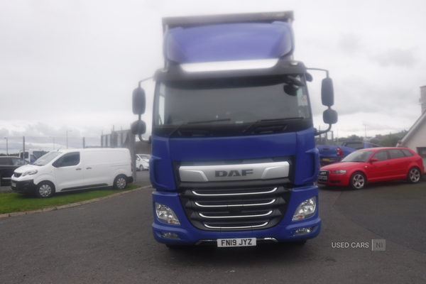 Daf CF 260 Curtainsider 30ft. 9ft highT/Lift 2000kg in Down