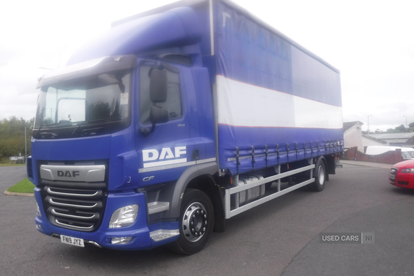 Daf CF 260 Curtainsider 30ft. 9ft highT/Lift 2000kg in Down