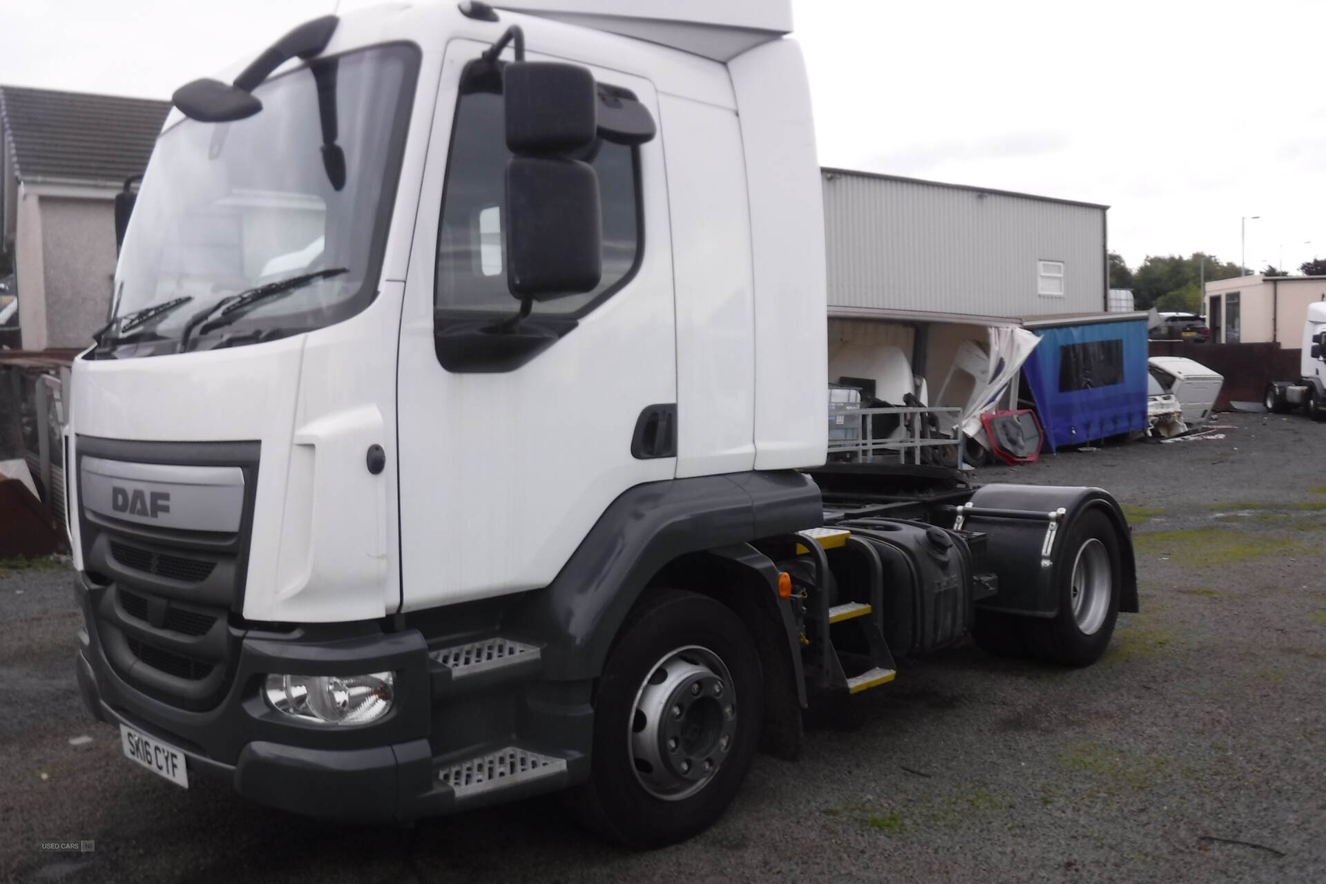 Daf LF220 URBAN TRACTOR UNIT in Down