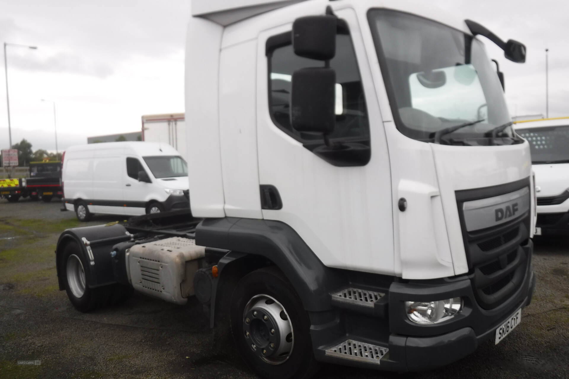 Daf LF220 URBAN TRACTOR UNIT in Down