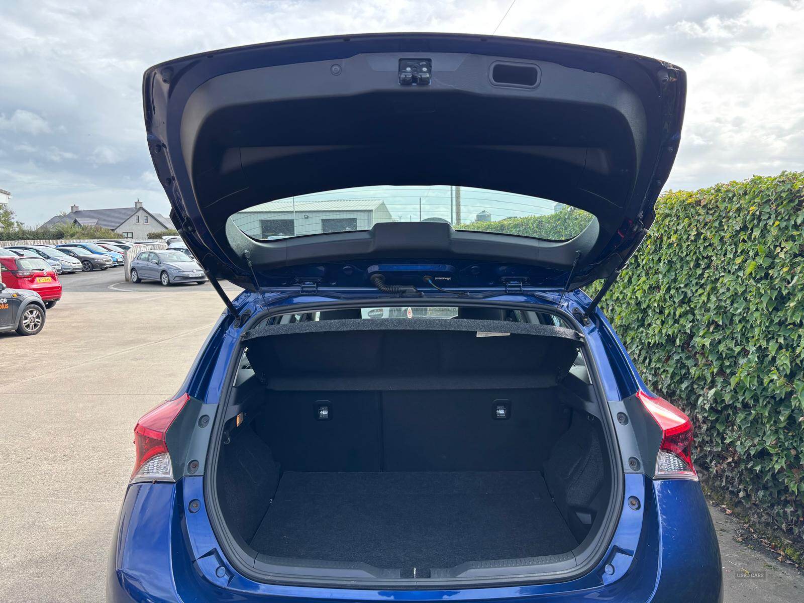 Toyota Auris HATCHBACK in Tyrone