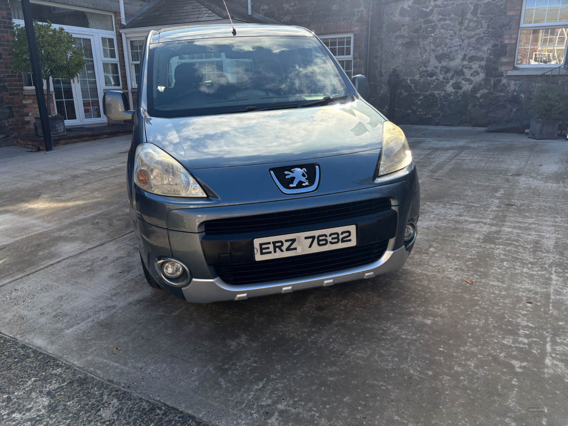 Car Thumbnail 1