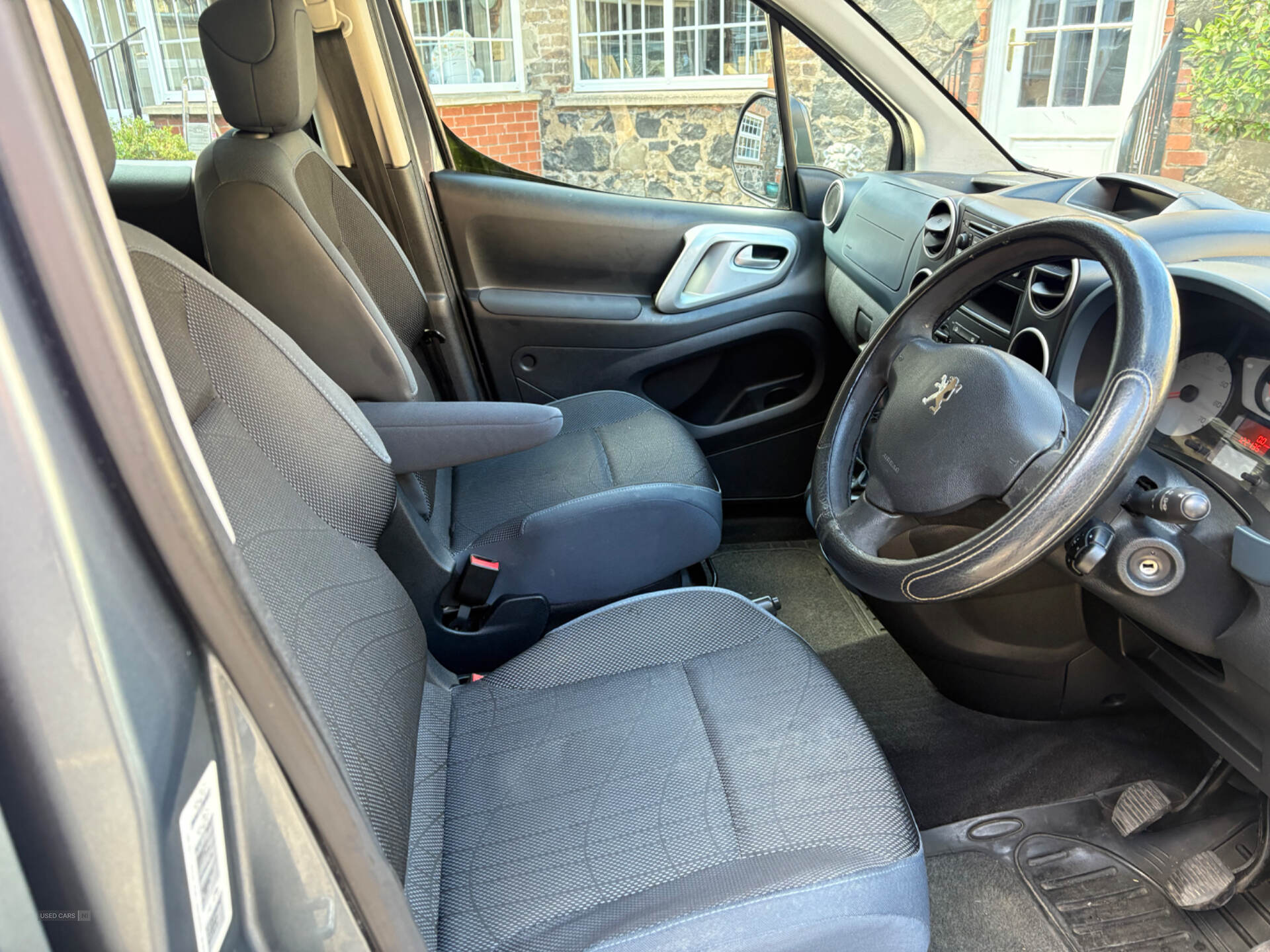 Car Thumbnail 6