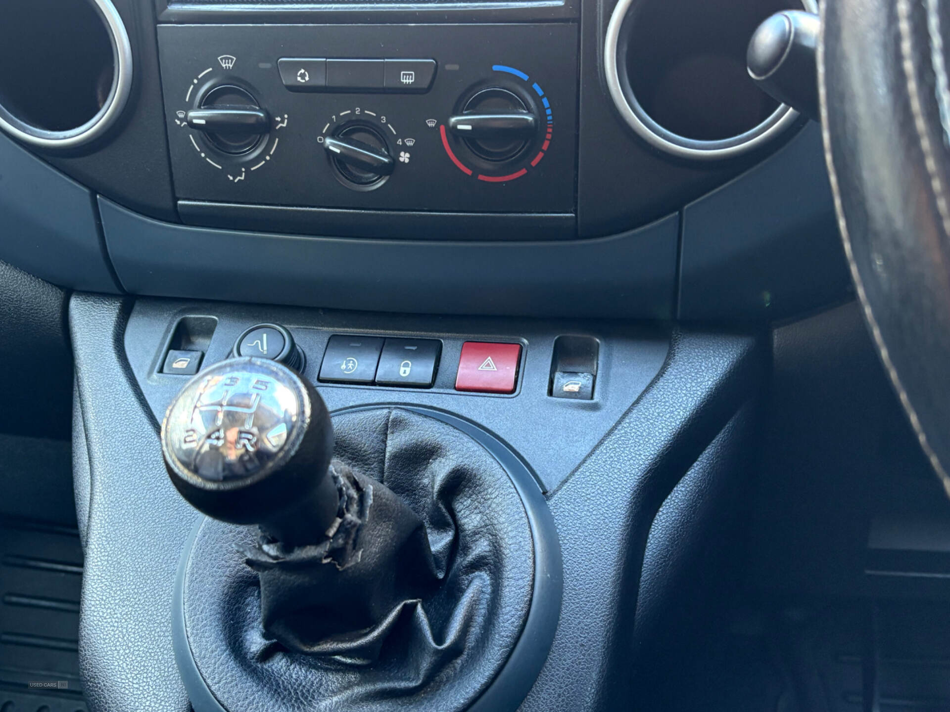 Car Thumbnail 12