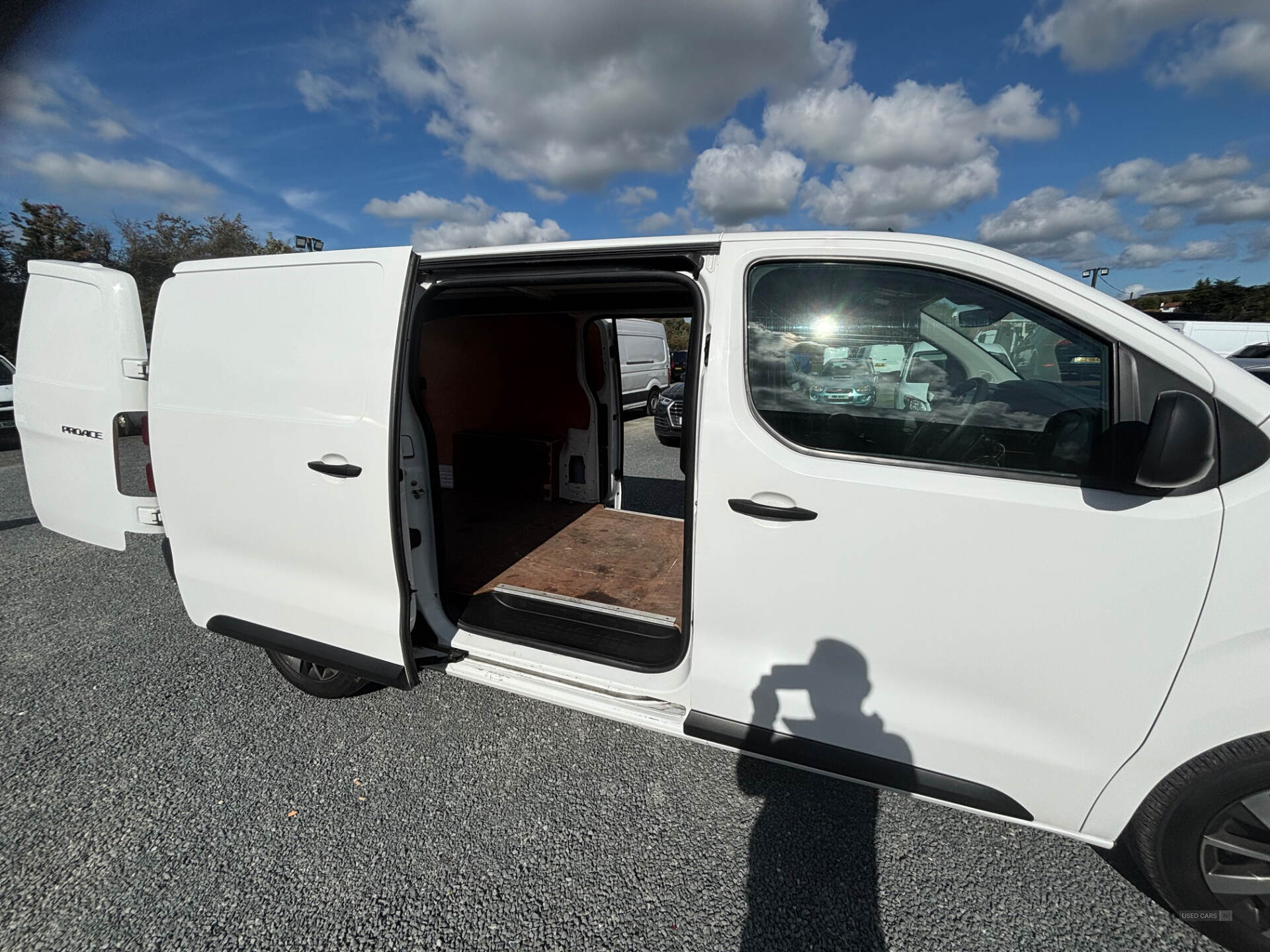 Car Thumbnail 4