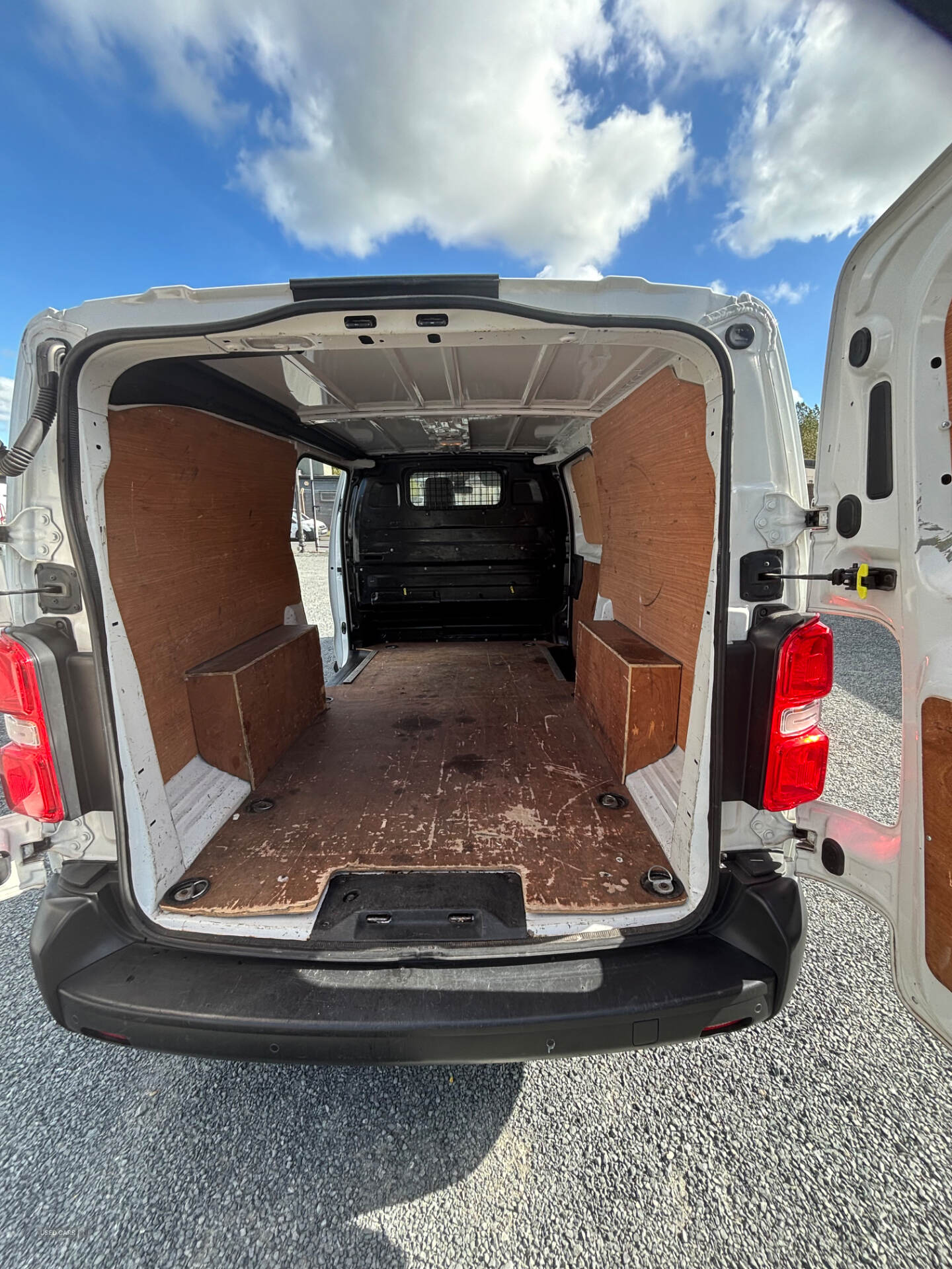 Car Thumbnail 5