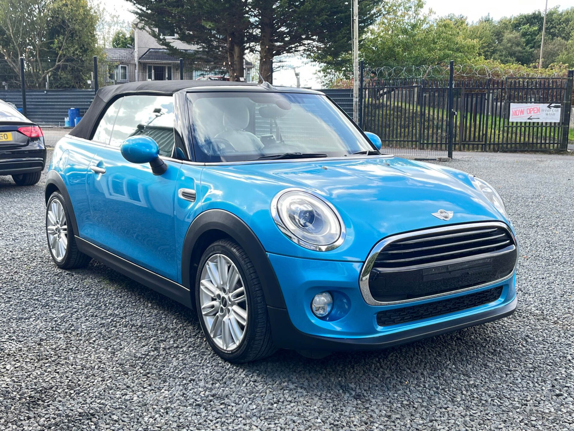 Car Thumbnail 17