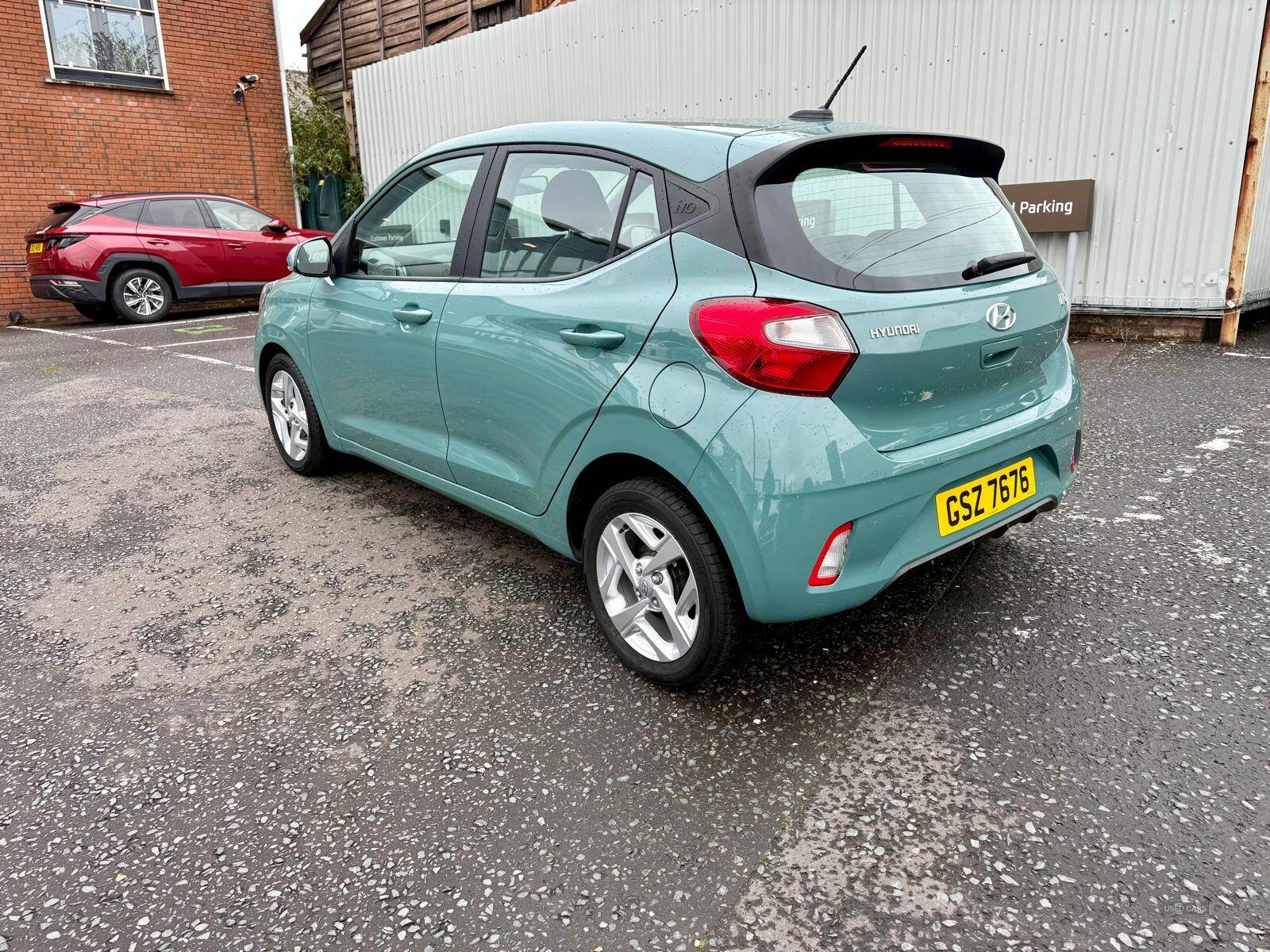Hyundai i10 HATCHBACK in Down