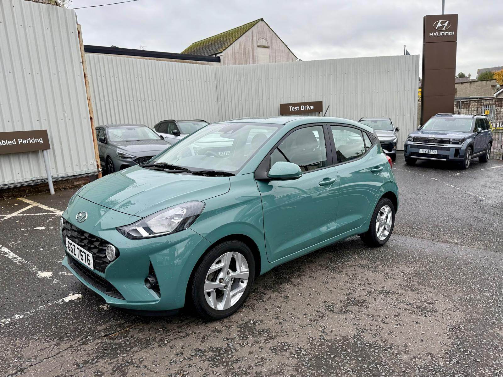 Hyundai i10 HATCHBACK in Down