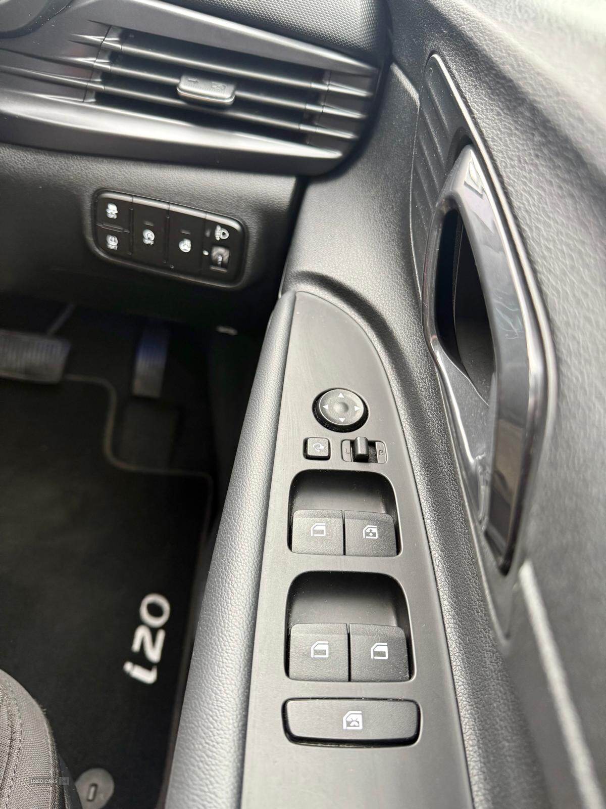 Hyundai i20 HATCHBACK in Down