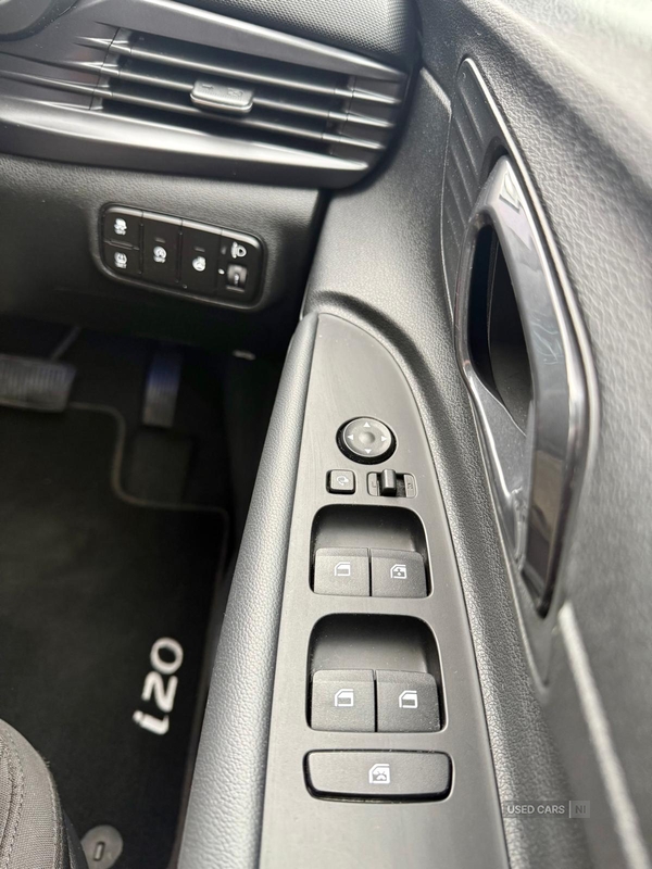 Hyundai i20 HATCHBACK in Down